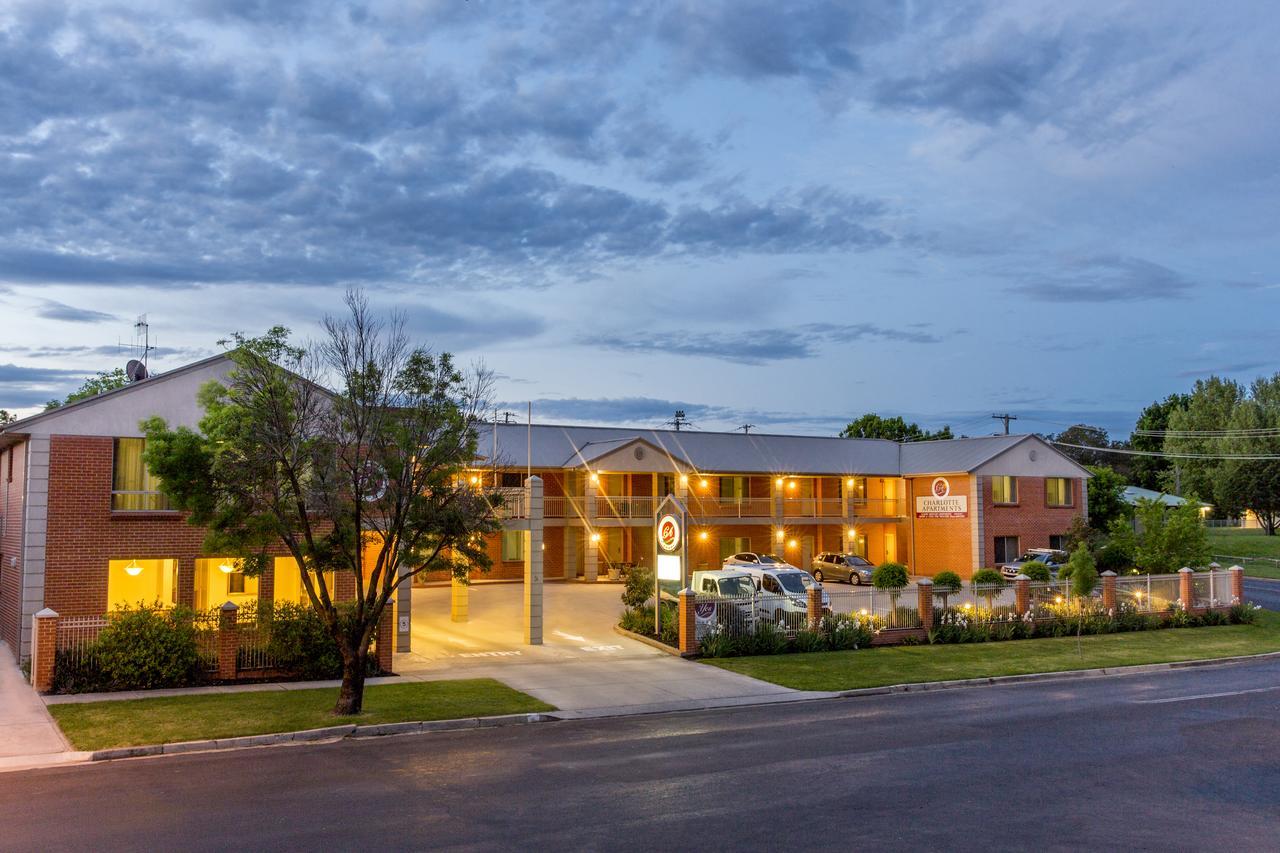 Charlotte Apartments バサースト エクステリア 写真